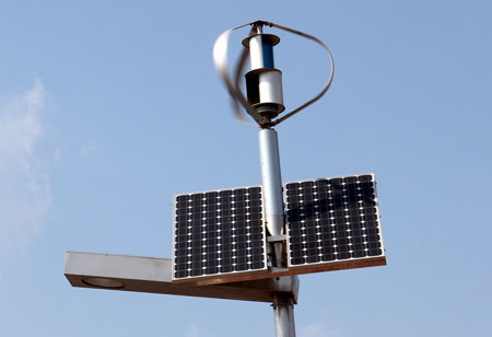 60W Wind Solar Hybrid Street Light System 24V Input Shoesbox LED Street Light